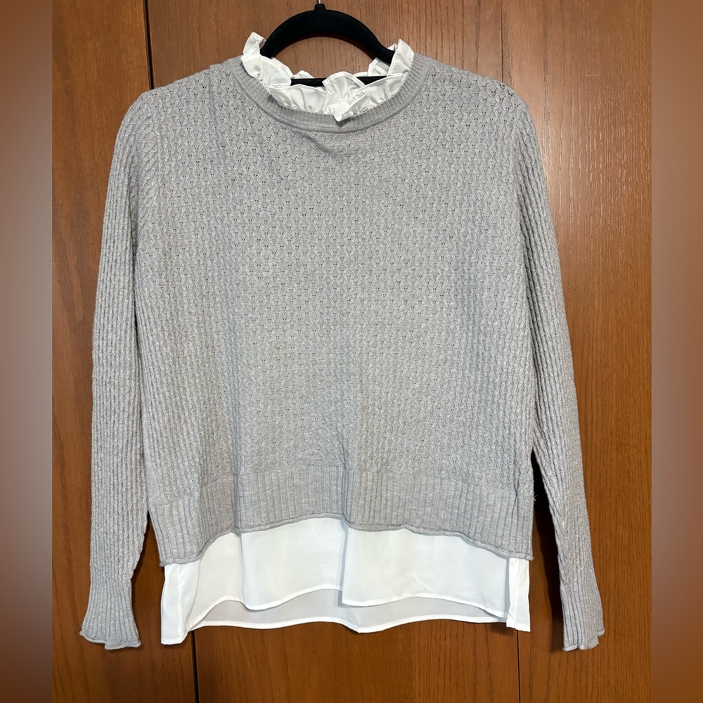 Sioni Gray with White Ruffle Trim Mixed Media Sweater Size Medium